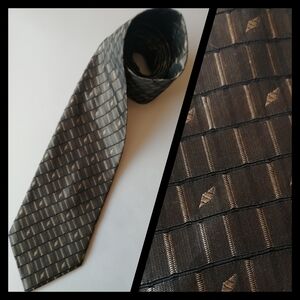 Italian Silk Necktie Elegant Minimalist Business Casual  Brown Tan